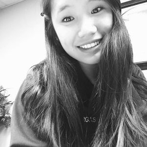 Meet your Posher, Caitlin